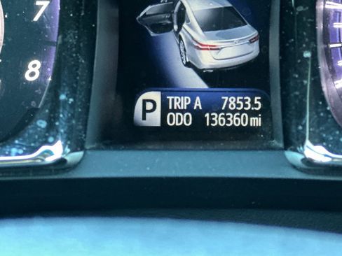 Used 2013 Toyota Avalon Limited image 28