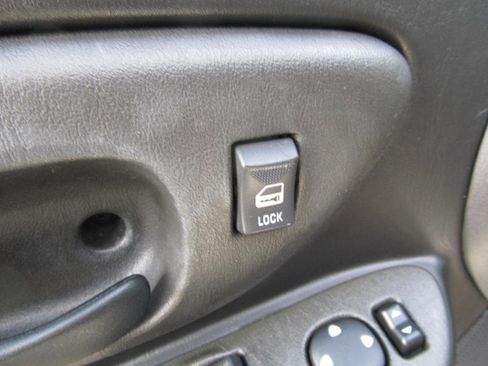 Used 2001 Chevrolet Monte Carlo SS image 26