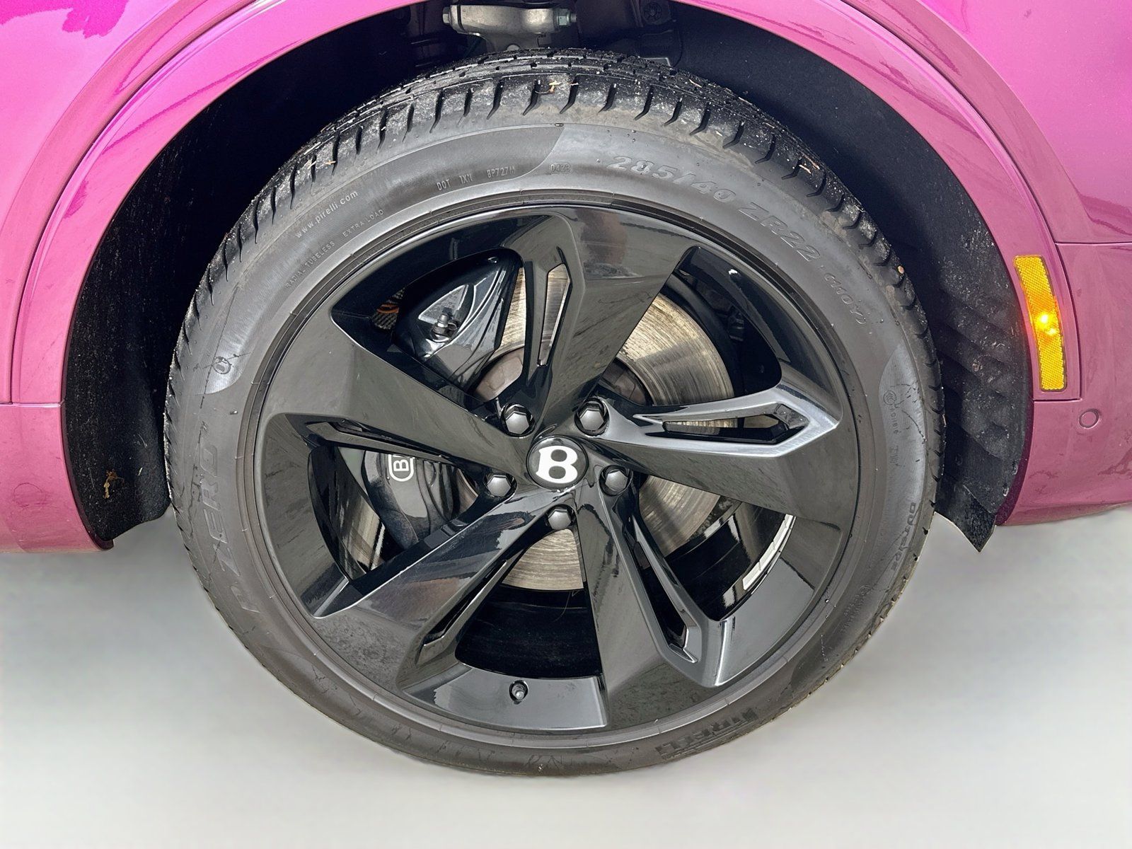 Used 2023 Bentley Bentayga Extended Wheelbase AWD/4WD image 6