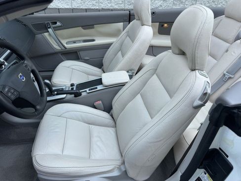 Used 2012 Volvo C70 T5 w/ Climate Pkg FWD image 7