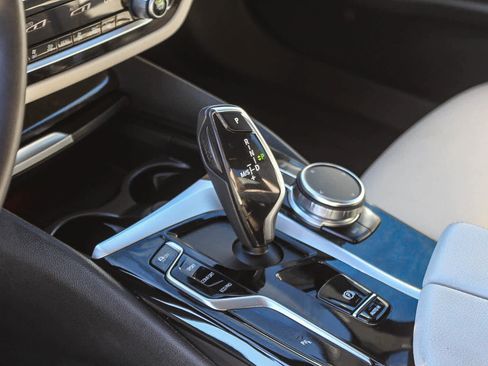 Certified 2023 BMW 530i w/ Premium Package image 19