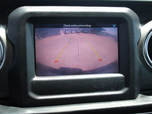 Used 2020 Jeep Wrangler Unlimited Sahara AWD/4WD image 24