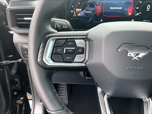 Used 2025 Ford Mustang Coupe RWD image 18