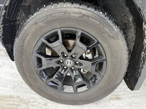 Used 2021 Nissan Frontier SV w/ Midnight Edition Floor Mats image 5