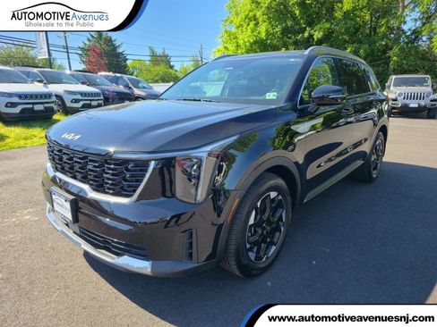 Used 2024 Kia Sorento S w/ Panoramic Sunroof Package FWD image 1