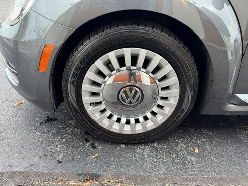 Used 2013 Volkswagen Beetle 2.5 FWD image 31