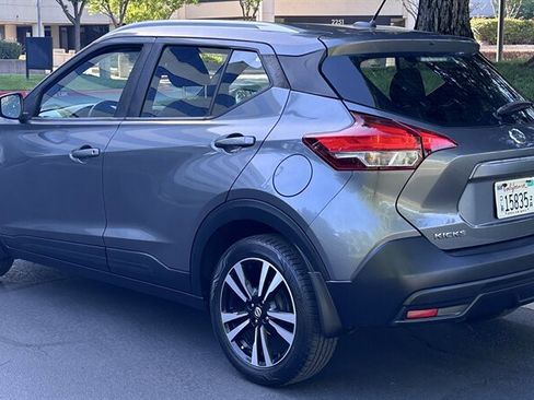 Used 2018 Nissan Kicks SV FWD image 7