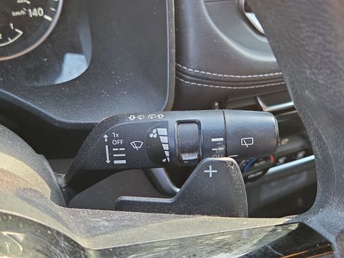 Used 2021 Nissan Rogue SV image 15