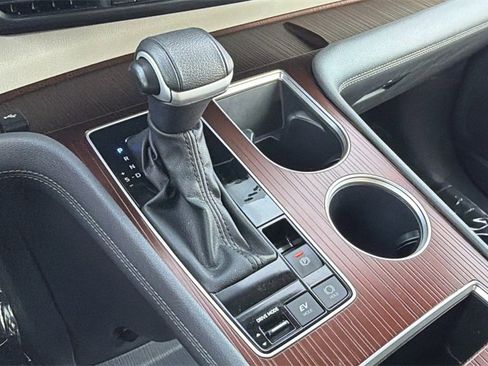 Used 2024 Toyota Sienna XLE image 38