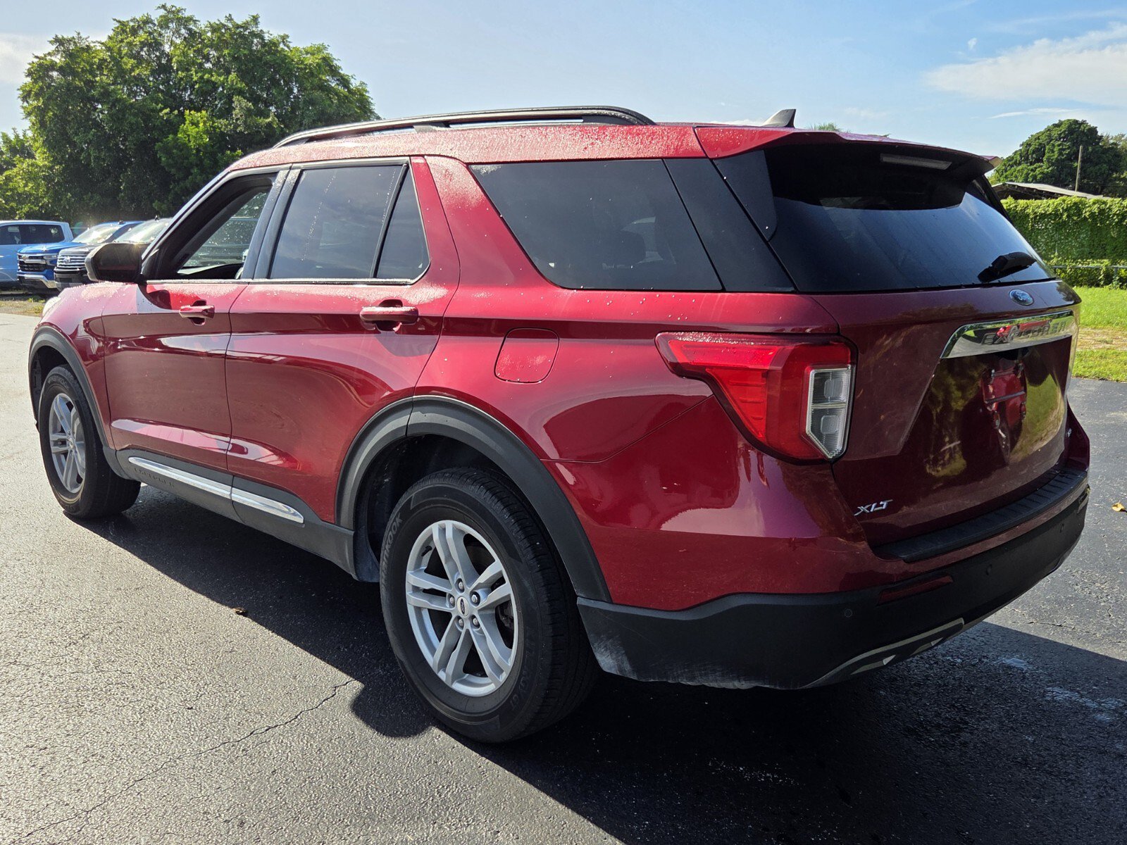Used 2023 Ford Explorer XLT w/ Equipment Group 202A AWD/4WD image 3