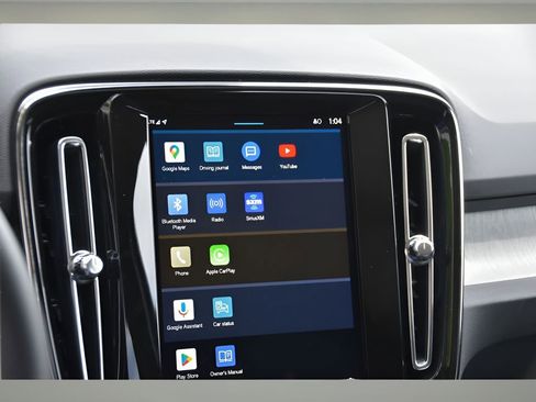 Certified 2025 Volvo XC40 B5 Core w/ Protection Package Premier image 19