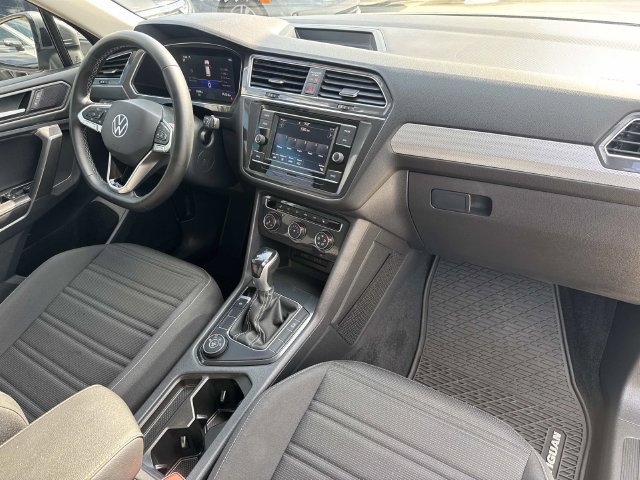 Used 2022 Volkswagen Tiguan S AWD/4WD image 12