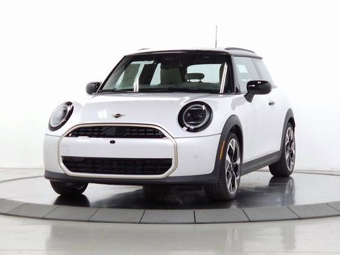 New 2025 MINI Cooper 2-Door Hardtop image 3