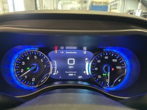 Used 2025 Chrysler Pacifica Select image 21