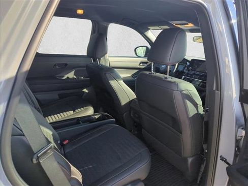Used 2025 Nissan Pathfinder Rock Creek image 18