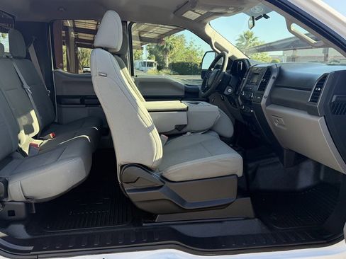 Used 2019 Ford F250 XL w/ Power Equipment Group AWD/4WD image 8