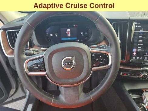 Used 2023 Volvo XC60 B5 Ultimate FWD image 11