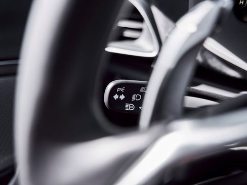 Used 2025 McLaren Artura Spider image 51