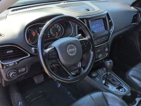 Used 2021 Jeep Cherokee Latitude Plus AWD/4WD image 9