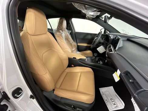 Used 2024 Lexus UX 250h AWD w/ Premium Package image 20