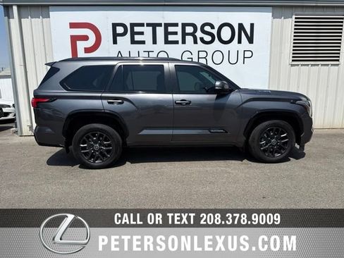 Used 2024 Toyota Sequoia Platinum AWD/4WD image 3