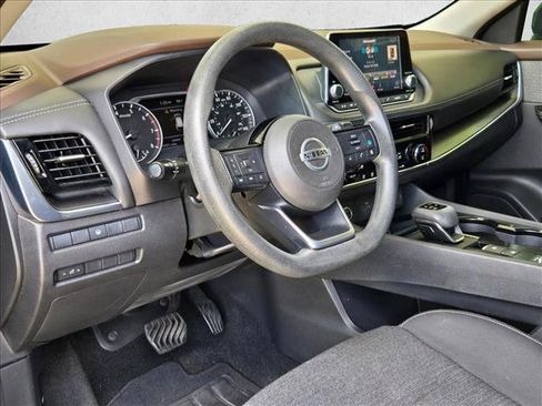 Used 2021 Nissan Rogue SV FWD image 9