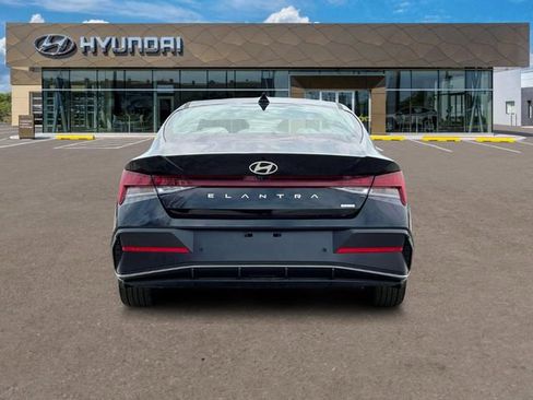 New 2025 Hyundai Elantra Limited image 7