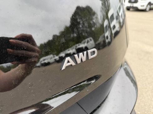 Used 2025 Nissan Rogue SV image 25