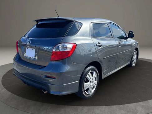 Used 2010 Toyota Matrix image 3