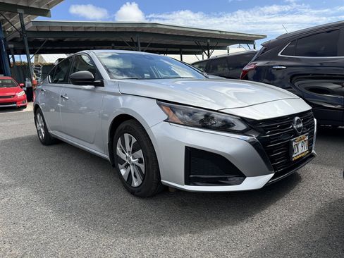 Used 2024 Nissan Altima 2.5 S image 4