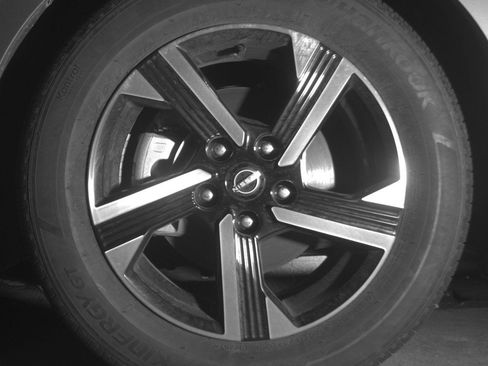 Used 2025 Nissan Sentra SV image 12