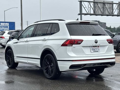 Certified 2022 Volkswagen Tiguan SE R-Line image 3