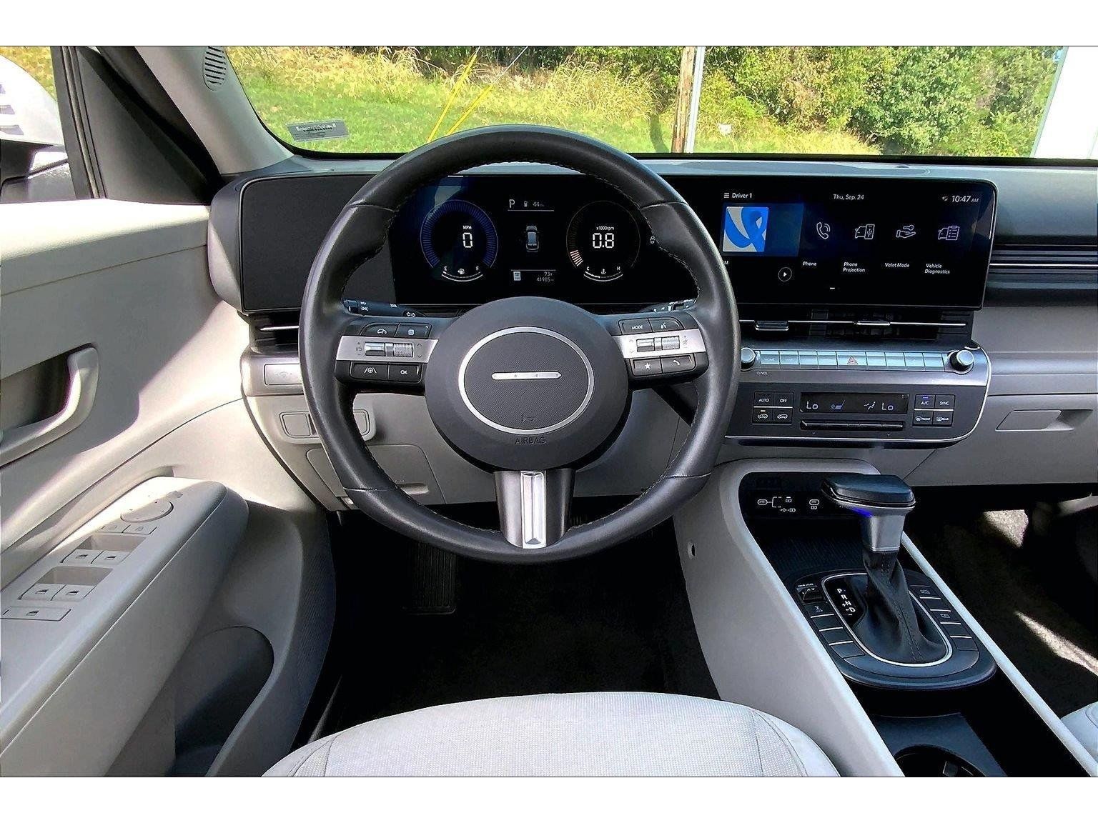 Used 2025 Hyundai Kona SEL AWD/4WD image 5