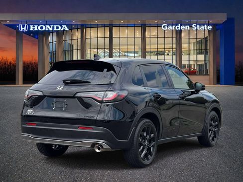 Certified 2025 Honda HR-V Sport image 3