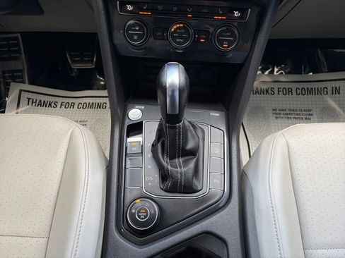Used 2021 Volkswagen Tiguan SE R-Line AWD/4WD image 27