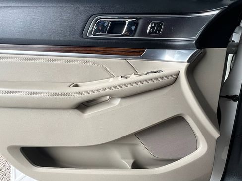 Used 2018 Ford Explorer Limited w/ Equipment Group 301A image 18