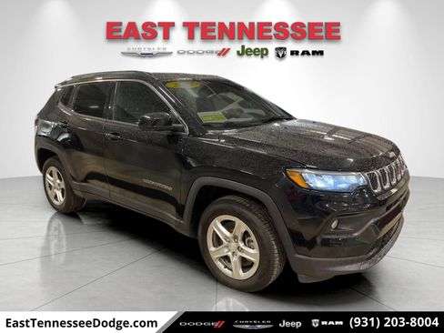 Used 2024 Jeep Compass Latitude AWD/4WD image 1