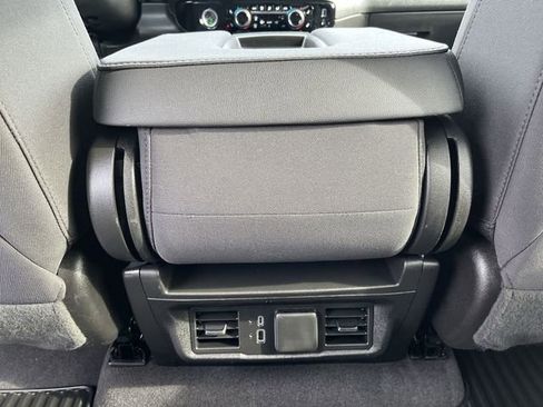Used 2023 Chevrolet Silverado 1500 LT image 24