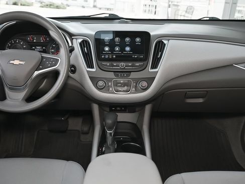 Used 2023 Chevrolet Malibu LS FWD image 28