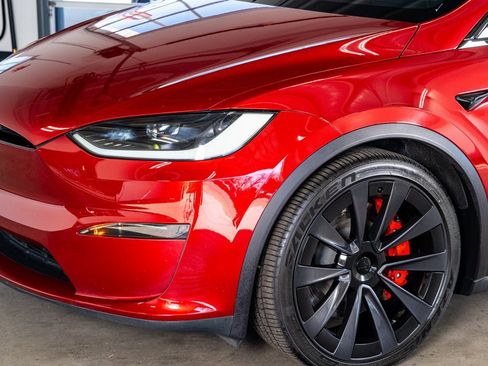 Used 2024 Tesla Model X Plaid image 12