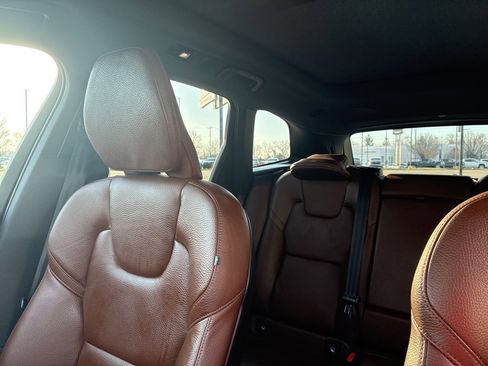 Used 2022 Volvo XC60 B5 Momentum w/ Advanced Package image 13