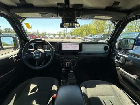 Used 2024 Jeep Wrangler Unlimited Sport AWD/4WD image 2