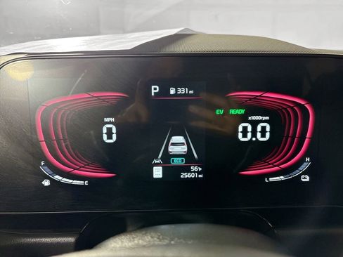 Used 2023 Kia Niro EX Touring image 14