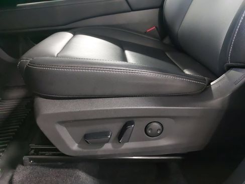Certified 2025 Nissan Murano SL w/ Cargo Package AWD/4WD image 30