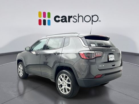 Used 2022 Jeep Compass Latitude AWD/4WD image 3