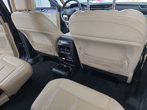 Used 2022 Jeep Grand Cherokee L Limited w/ Black Appearance Package RWD image 11