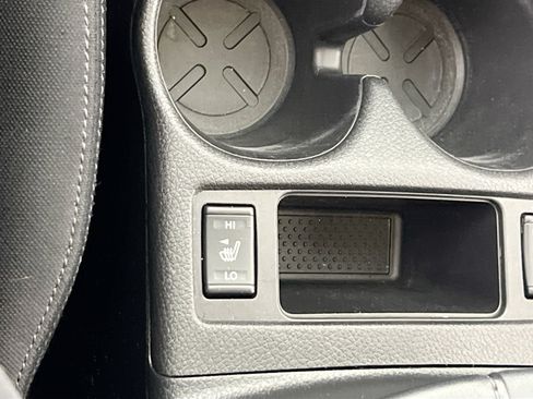 Used 2018 Nissan Rogue SV AWD/4WD image 19