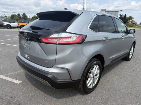 Used 2024 Ford Edge SEL AWD/4WD image 3