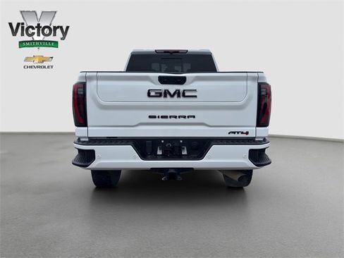 Used 2024 GMC Sierra 2500 AT4 w/ AT4 Preferred Package image 5
