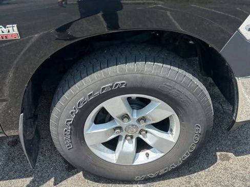Used 2017 RAM 1500 ST w/ SXT Appearance Group AWD/4WD image 33